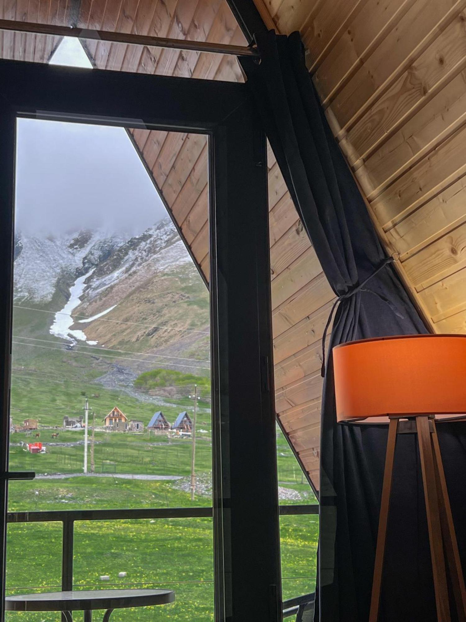 Savalley Kazbegi Exteriör bild